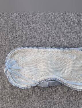 RARE Y2K Vintage DKNY Ivory & Blue Lace Sleep Mask NWT